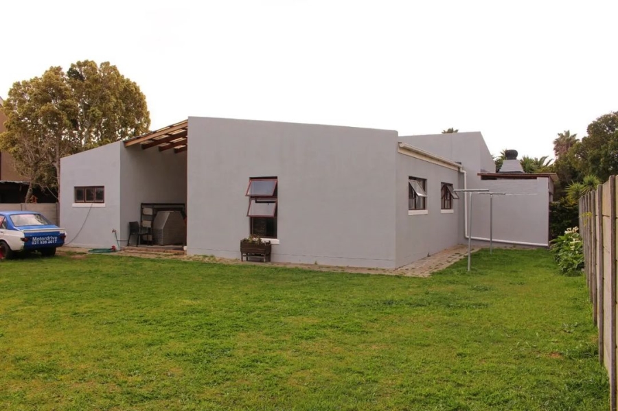 2 Bedroom Property for Sale in Pine Acres Western Cape